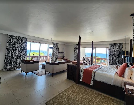 Mnemba Atoll Snorkeling & Sandbank Picnic photo 1