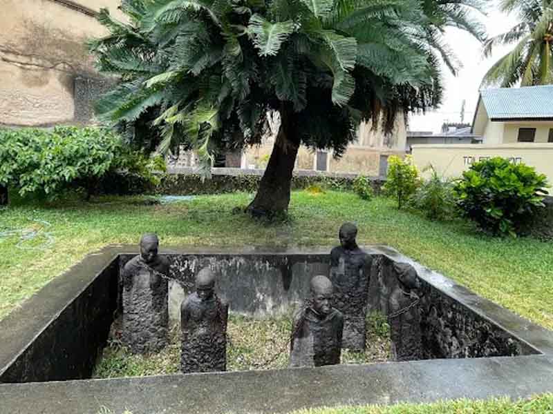 Mangapwani Cave & Beach Exploration photo 2